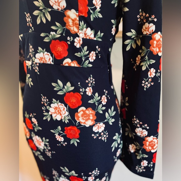 🌷2 for $20🌷NWT EMMY& I Size XS Bodycon Mermaid-Style Floral Dress - Picture 9 of 9